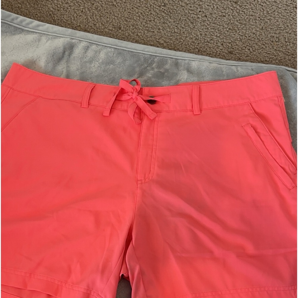 Magellan shorts beautiful color. Never worn. Size 1XL